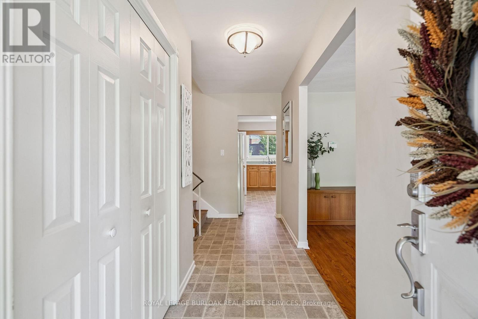 871 Francis Road, Burlington, Ontario  L7T 3Y1 - Photo 6 - W12748648