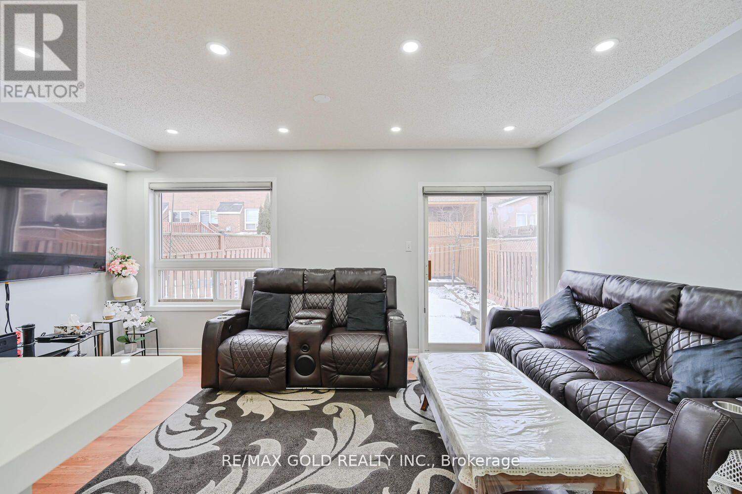 12 Rockrose Drive, Brampton, Ontario  L6R 2Z6 - Photo 21 - W12748658