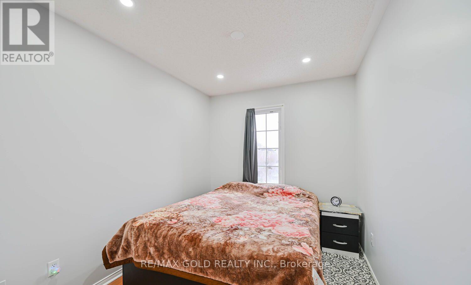 12 Rockrose Drive, Brampton, Ontario  L6R 2Z6 - Photo 35 - W12748658