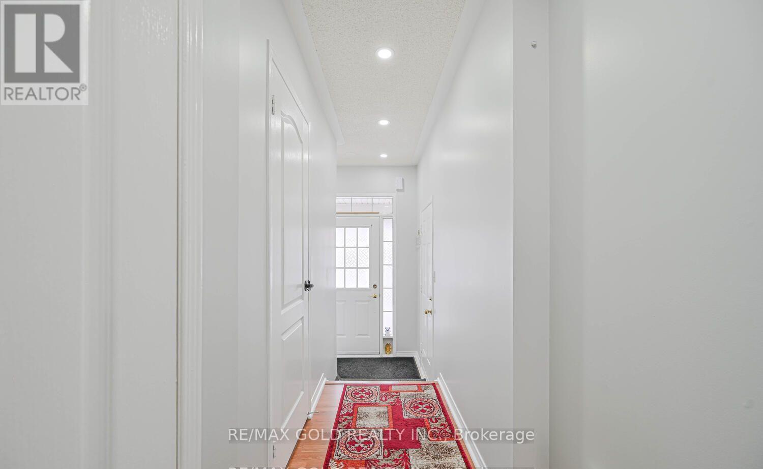 12 Rockrose Drive, Brampton, Ontario  L6R 2Z6 - Photo 4 - W12748658