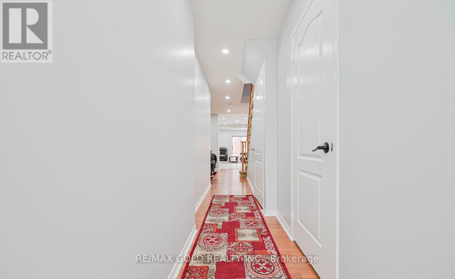 12 Rockrose Drive, Brampton, Ontario  L6R 2Z6 - Photo 5 - W12748658