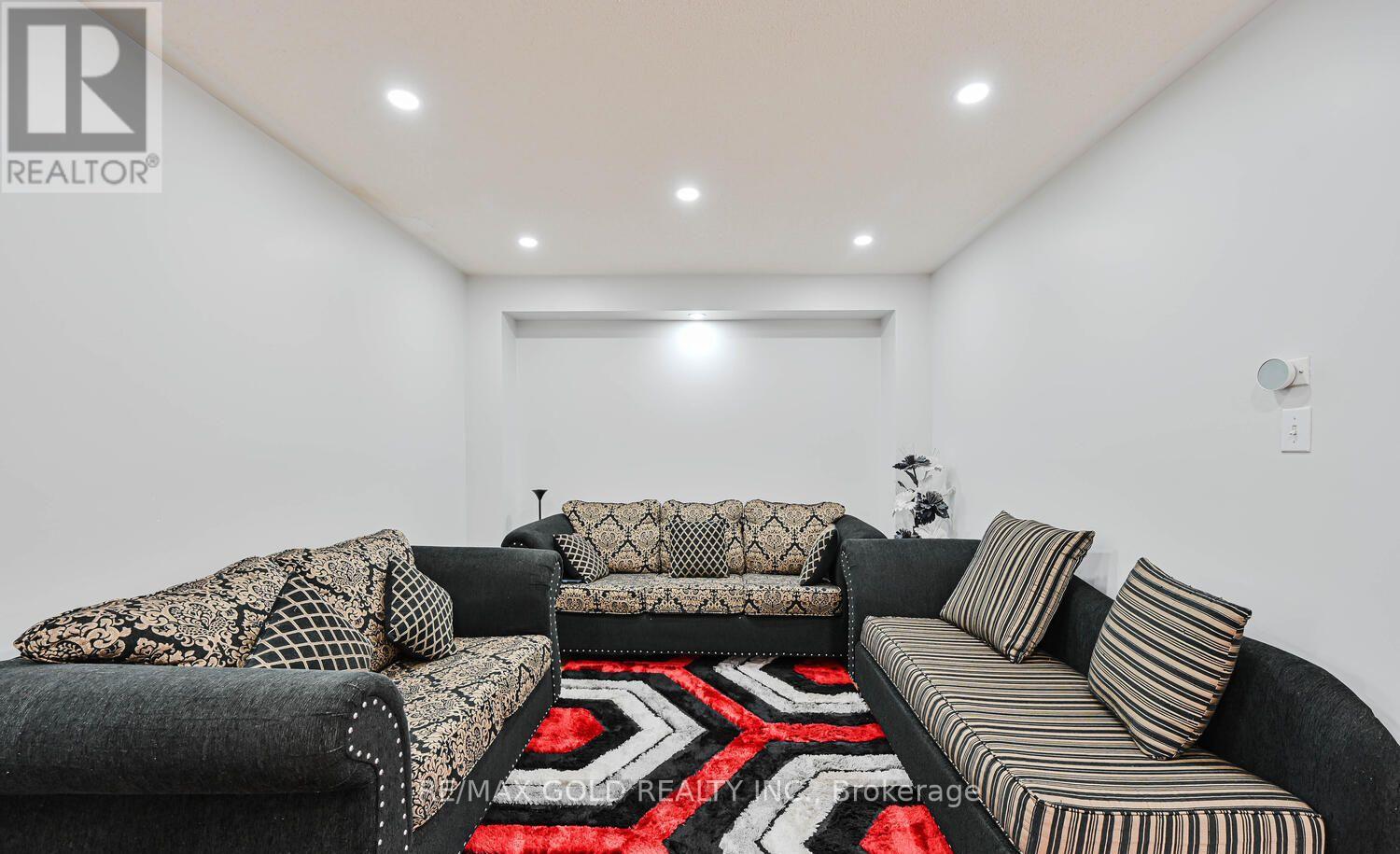 12 Rockrose Drive, Brampton, Ontario  L6R 2Z6 - Photo 6 - W12748658