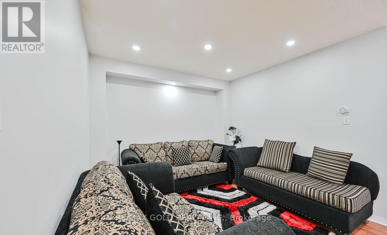 12 Rockrose Drive, Brampton, Ontario  L6R 2Z6 - Photo 7 - W12748658