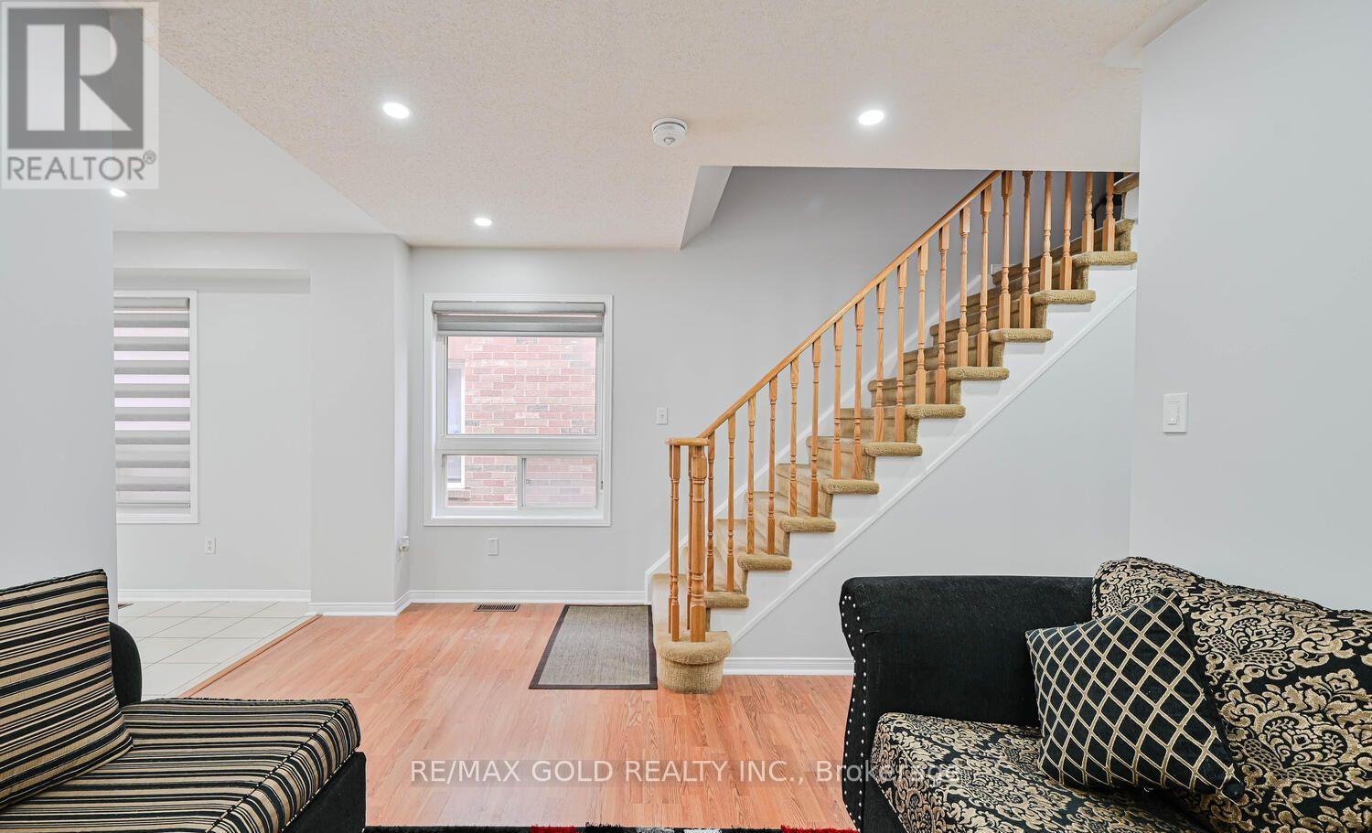 12 Rockrose Drive, Brampton, Ontario  L6R 2Z6 - Photo 8 - W12748658