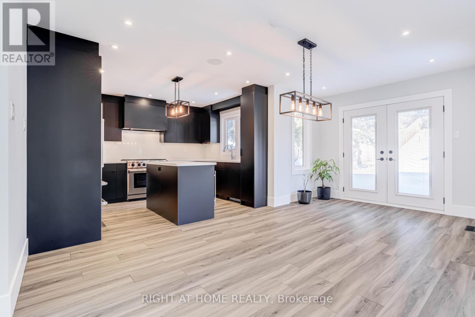 4212 Credit Pointe Drive, Mississauga, Ontario  L5M 3K2 - Photo 4 - W12748692