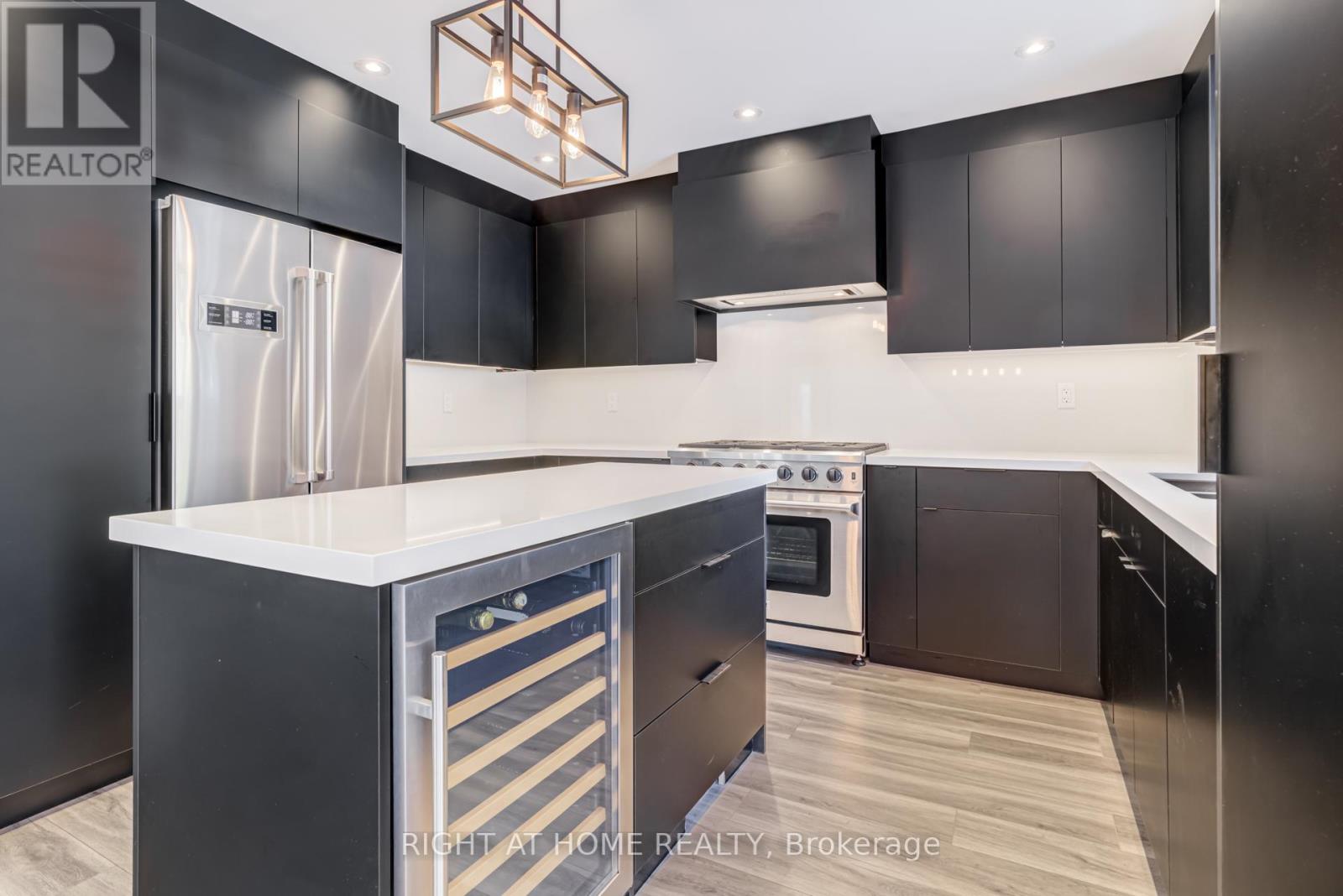 4212 Credit Pointe Drive, Mississauga, Ontario  L5M 3K2 - Photo 7 - W12748692