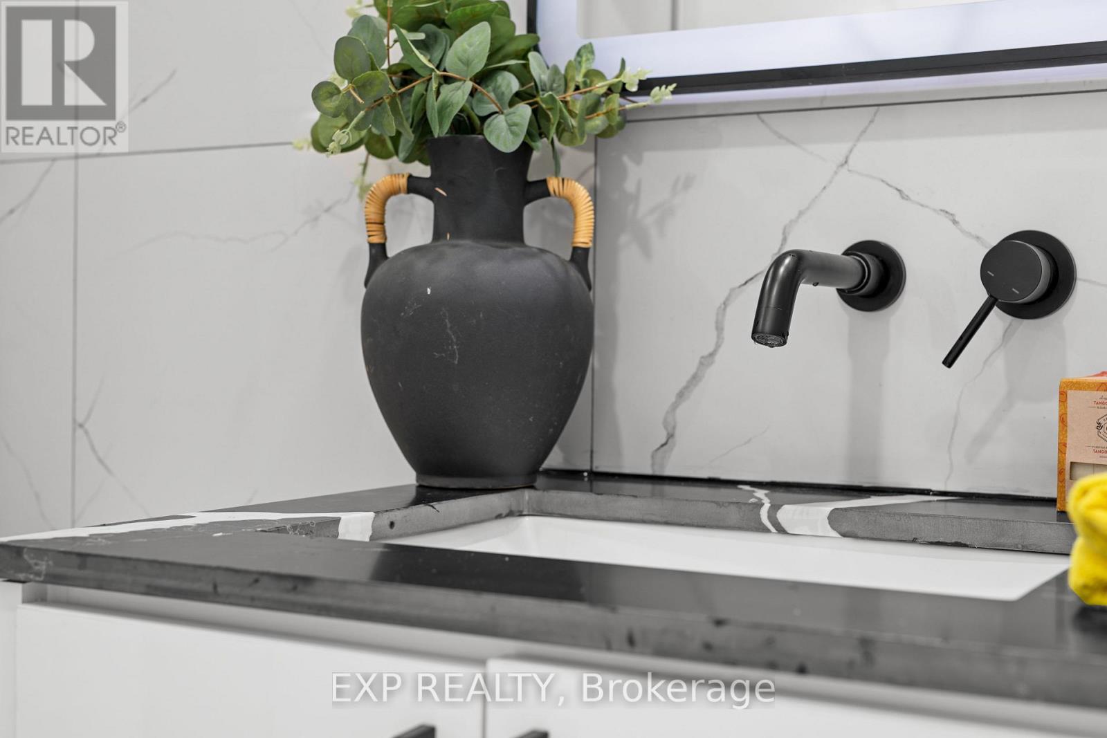 686 Wickens Avenue, Burlington (Lasalle), Ontario  L7T 3T2 - Photo 22 - W12748722