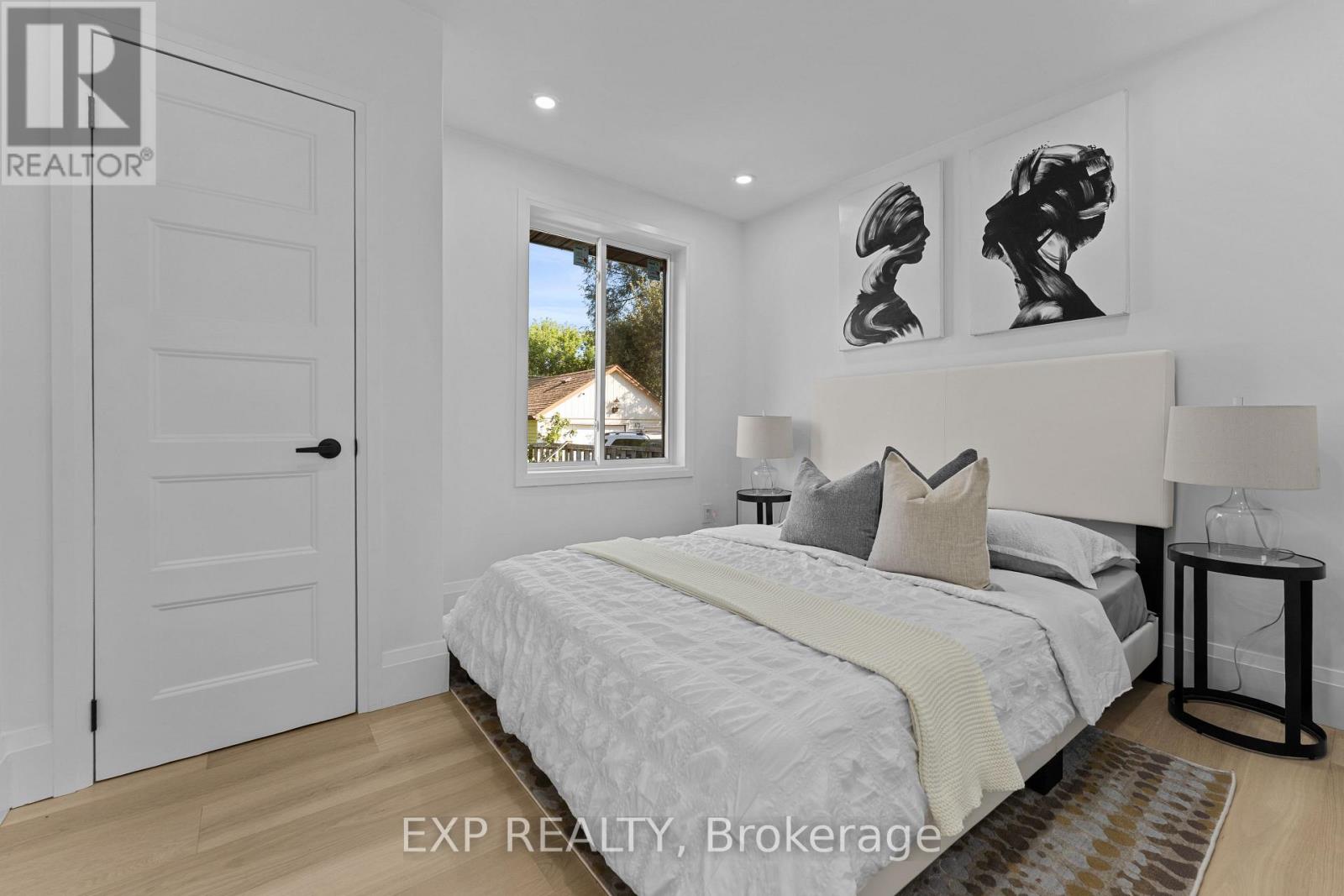 686 Wickens Avenue, Burlington (Lasalle), Ontario  L7T 3T2 - Photo 23 - W12748722