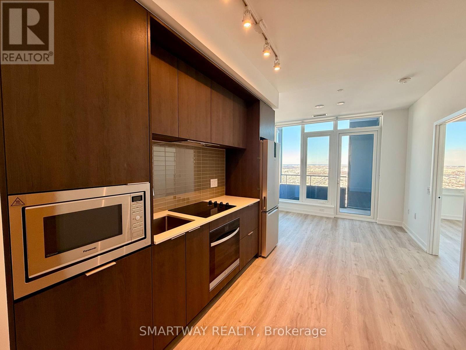 4812 - 395 Square One Drive, Mississauga (City Centre), Ontario  L5B 0P6 - Photo 3 - W12748744