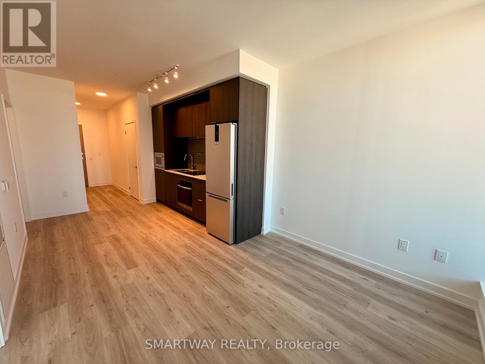 4812 - 395 Square One Drive, Mississauga (City Centre), Ontario  L5B 0P6 - Photo 6 - W12748744