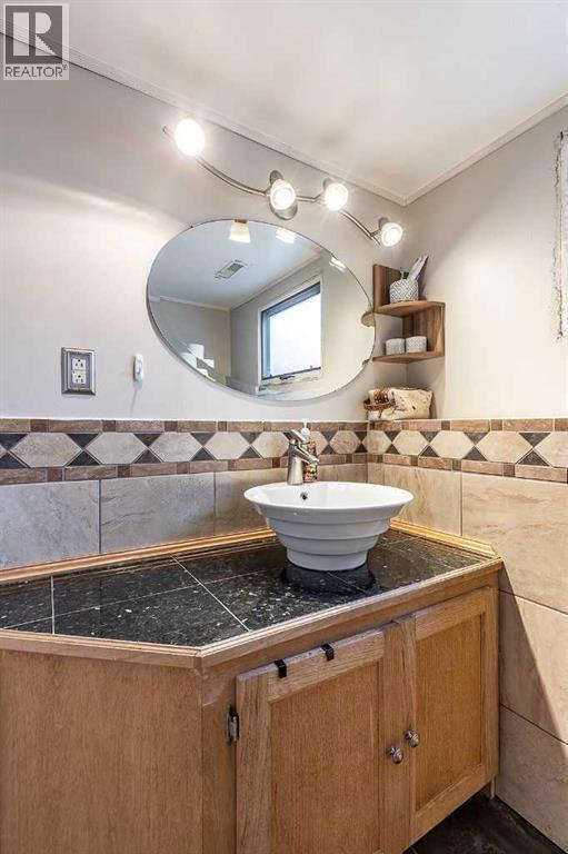 446 4 Street Nw, Medicine Hat, Alberta  T1A 6N1 - Photo 35 - A2274172