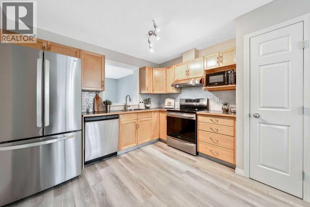 126 Everhollow Heights Sw, Calgary, Alberta  T2Y 5B4 - Photo 1 - A2277161