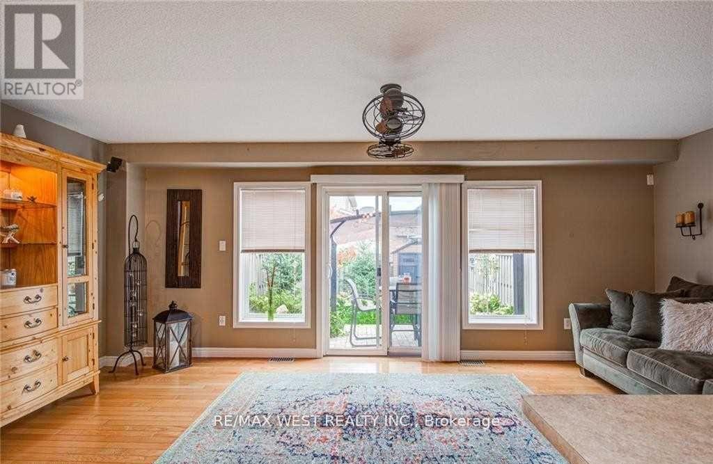 4475 Comfort Crescent, Lincoln, Ontario  L0R 1B9 - Photo 3 - X12748656