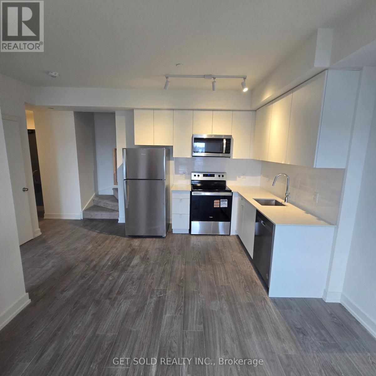 312c - 16 Melbourne Avenue, St. Catharines (E. Chester), Ontario  L2P 3J8 - Photo 4 - X12748674