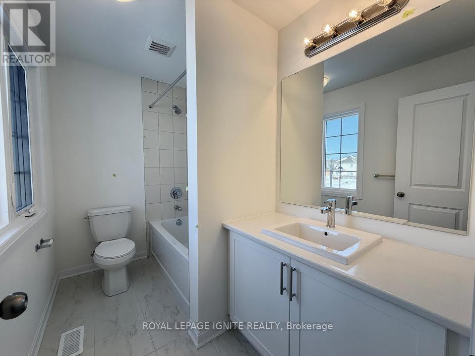 28 Royal Oak Crescent, Loyalist, Ontario  K0H 1G0 - Photo 13 - X12748762