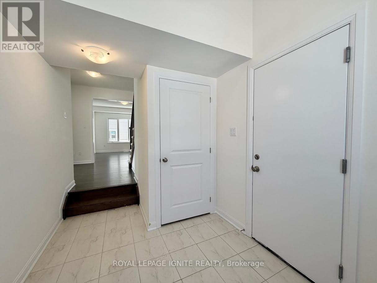 28 Royal Oak Crescent, Loyalist, Ontario  K0H 1G0 - Photo 3 - X12748762