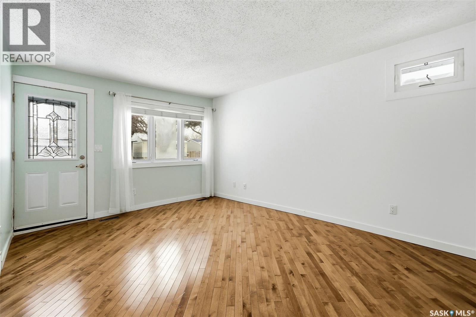 336 Smith Street, Regina, Saskatchewan  S4R 2K9 - Photo 5 - SK027767