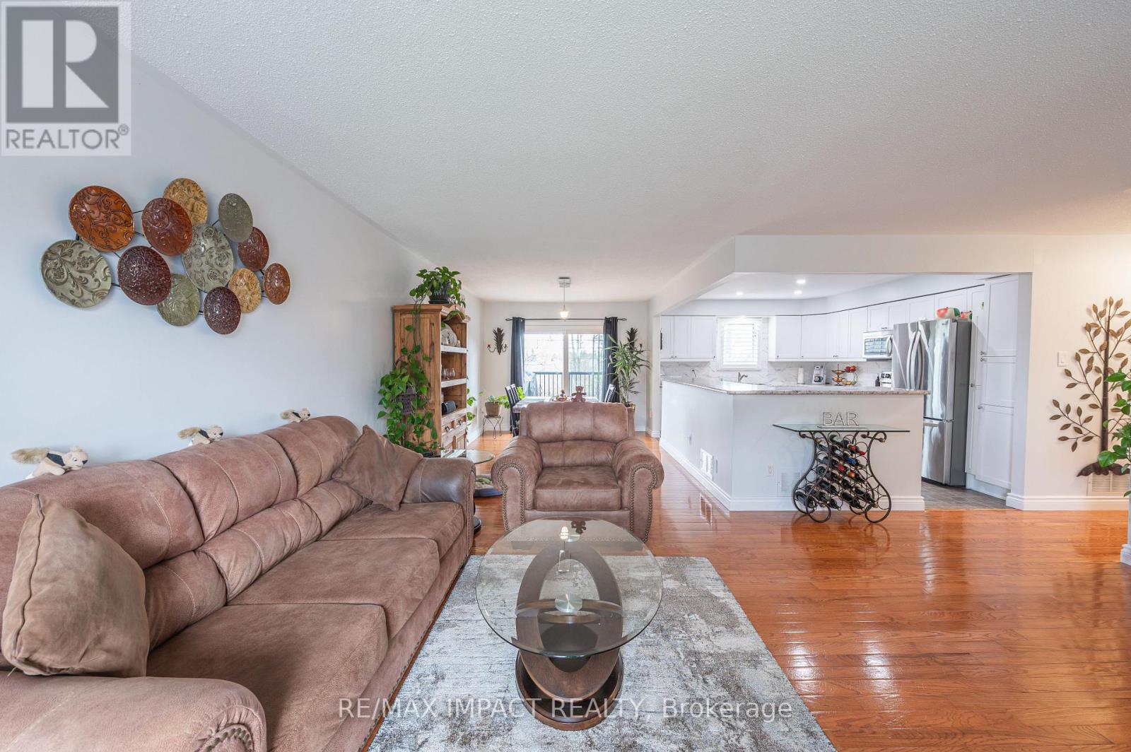 10 Cedartree Lane, Kawartha Lakes, Ontario  K0M 1A0 - Photo 9 - X12341493