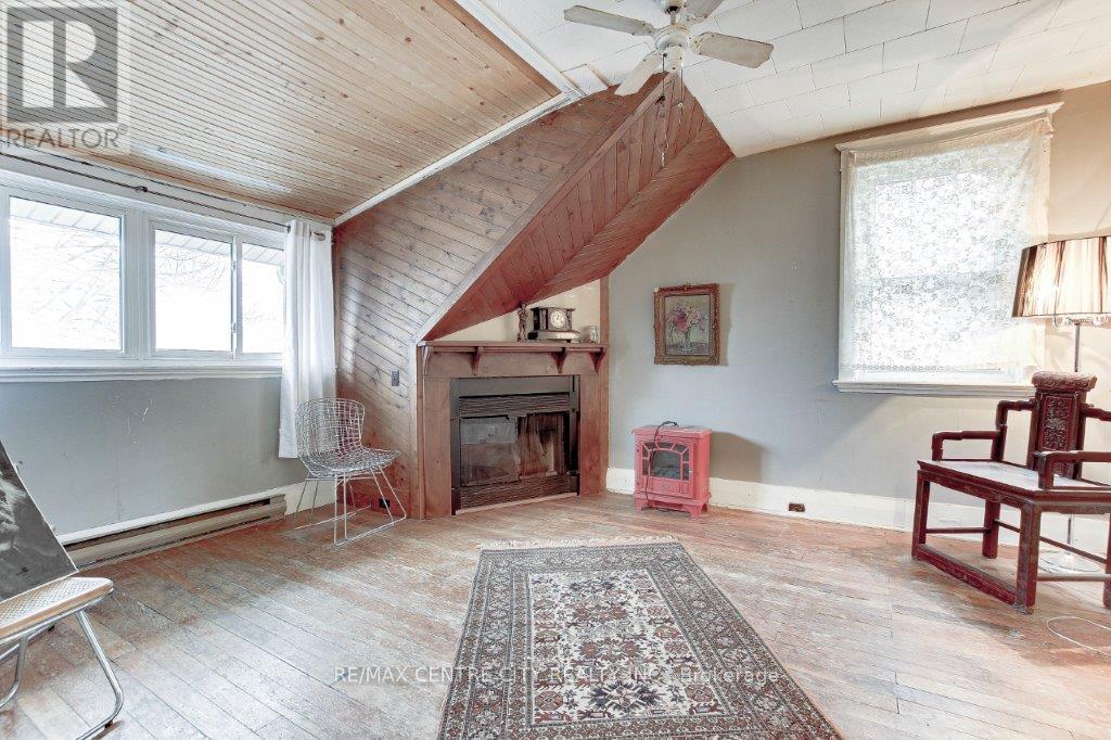 Photo 7 of 26 for 781 Dufferin Avenue