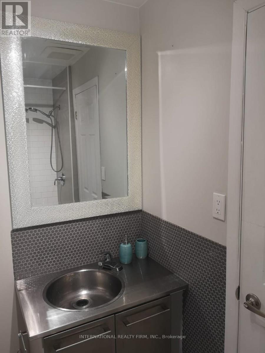 1027 Ferrier Avenue, Innisfil, Ontario  L0L 1W0 - Photo 10 - N12711556