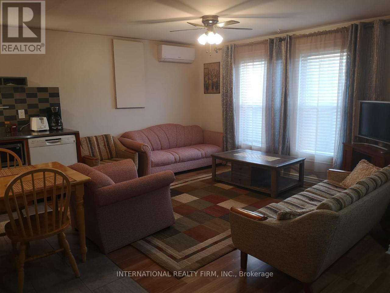 1027 Ferrier Avenue, Innisfil, Ontario  L0L 1W0 - Photo 3 - N12711556