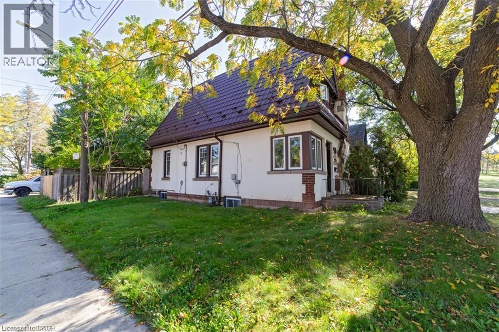 41 Paradise Road S, Hamilton, Ontario  L8S 1S3 - Photo 2 - 40801797