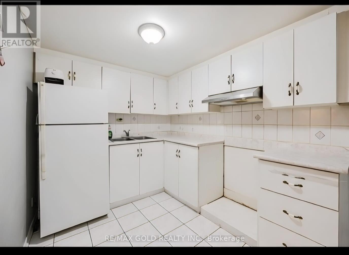 12 Rockrose Drive, Brampton, Ontario  L6R 2Z6 - Photo 39 - W12748658