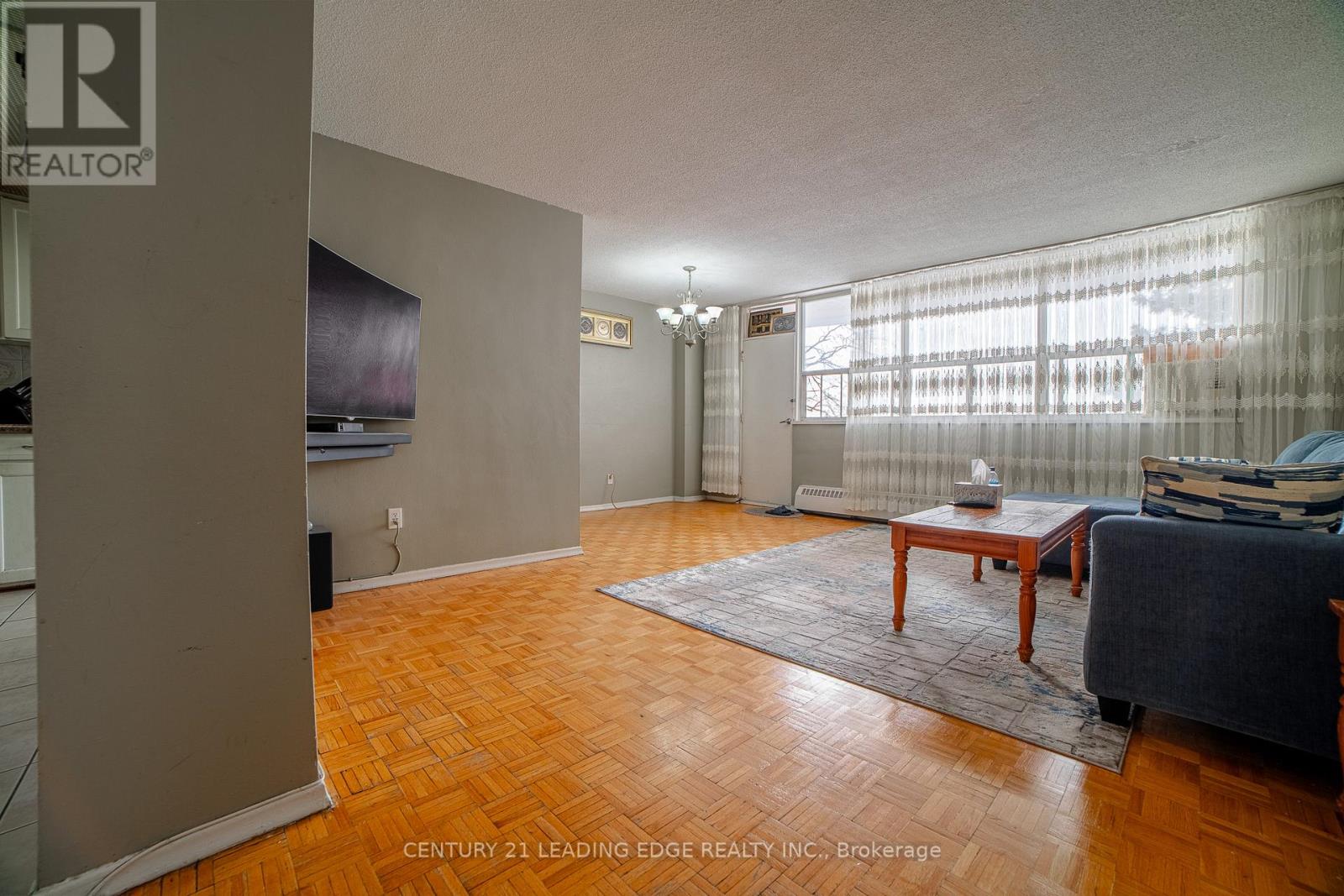 402 - 80 Grandravine Drive, Toronto, Ontario  M3J 1B2 - Photo 2 - W12748628