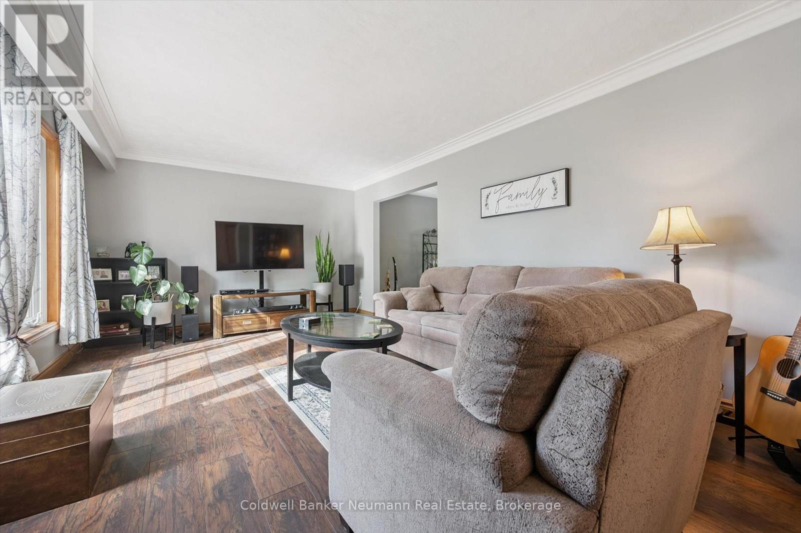 10 Carmine Place, Guelph, Ontario  N1E 3V1 - Photo 8 - X12748830