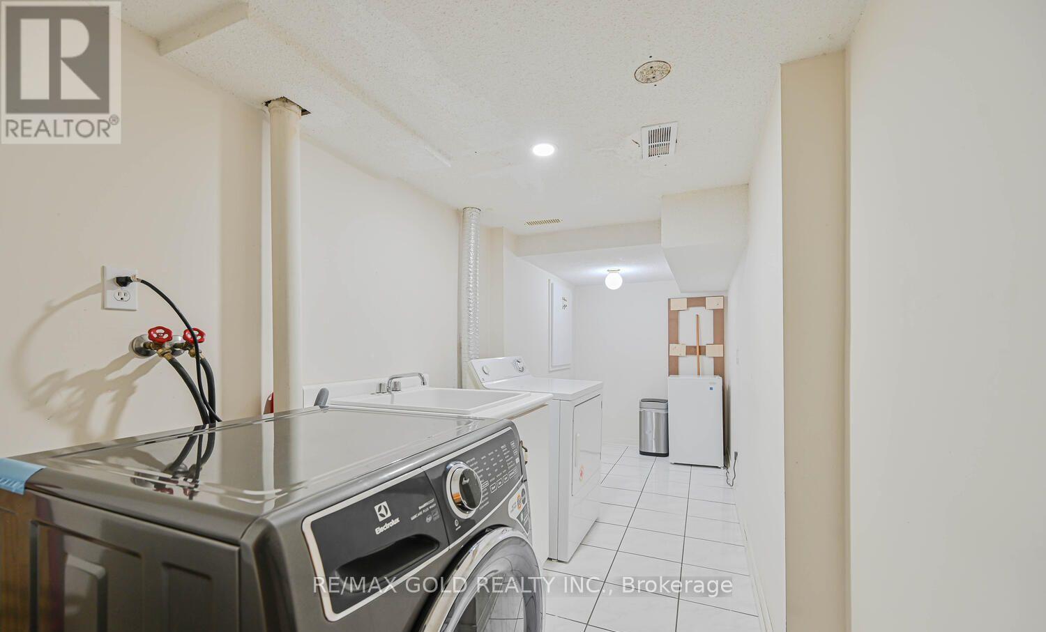 12 Rockrose Drive, Brampton, Ontario  L6R 2Z6 - Photo 43 - W12748658