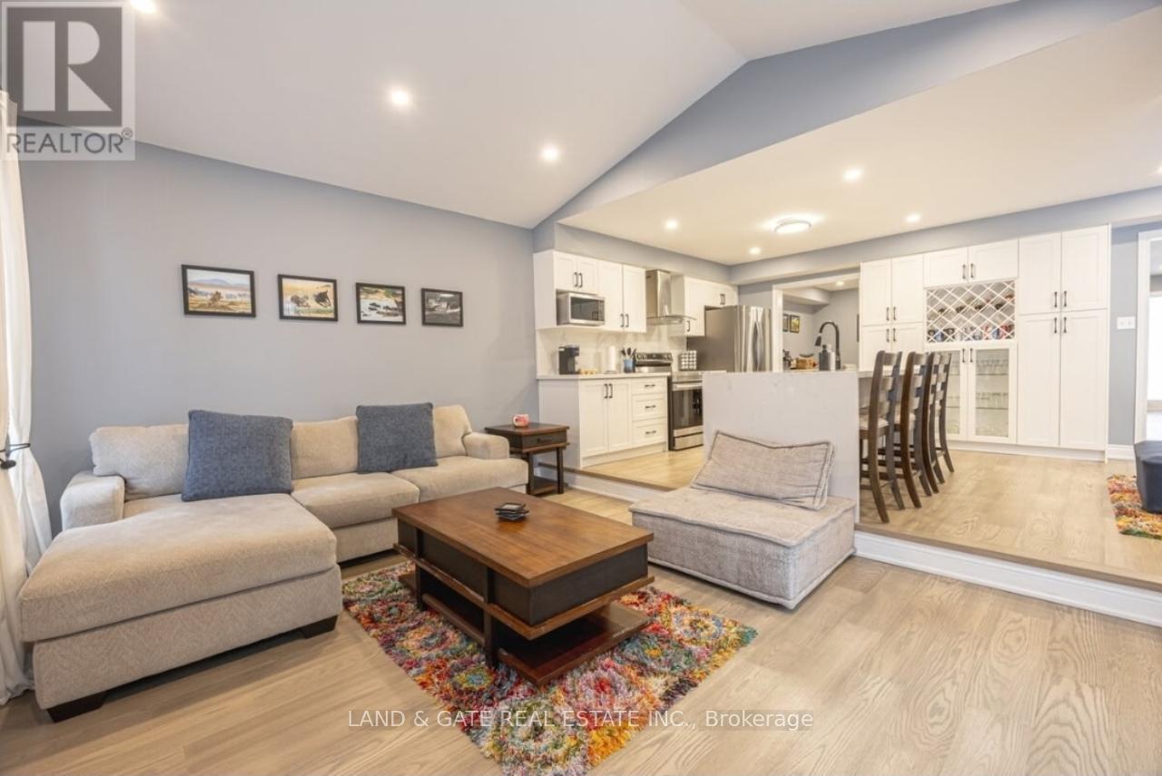 1840 Dalhousie Crescent, Oshawa (Samac), Ontario  L1G 8C5 - Photo 2 - E12748824