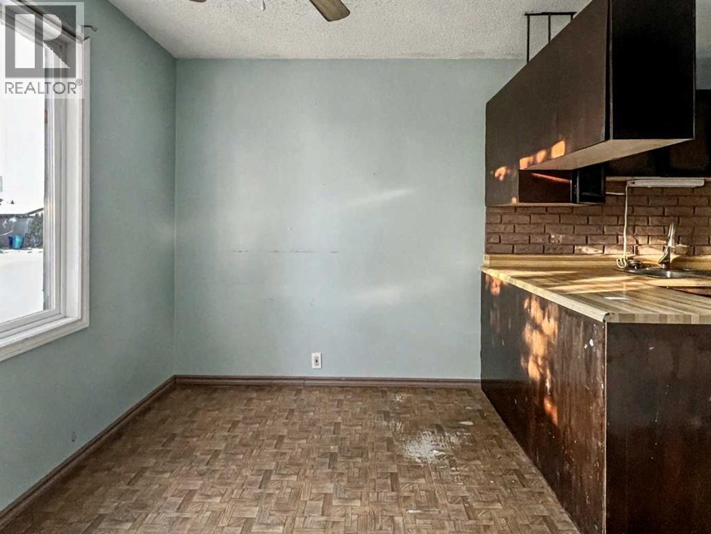 114 Bird Crescent, Fort Mcmurray, Alberta  T9H 4T2 - Photo 4 - A2272955