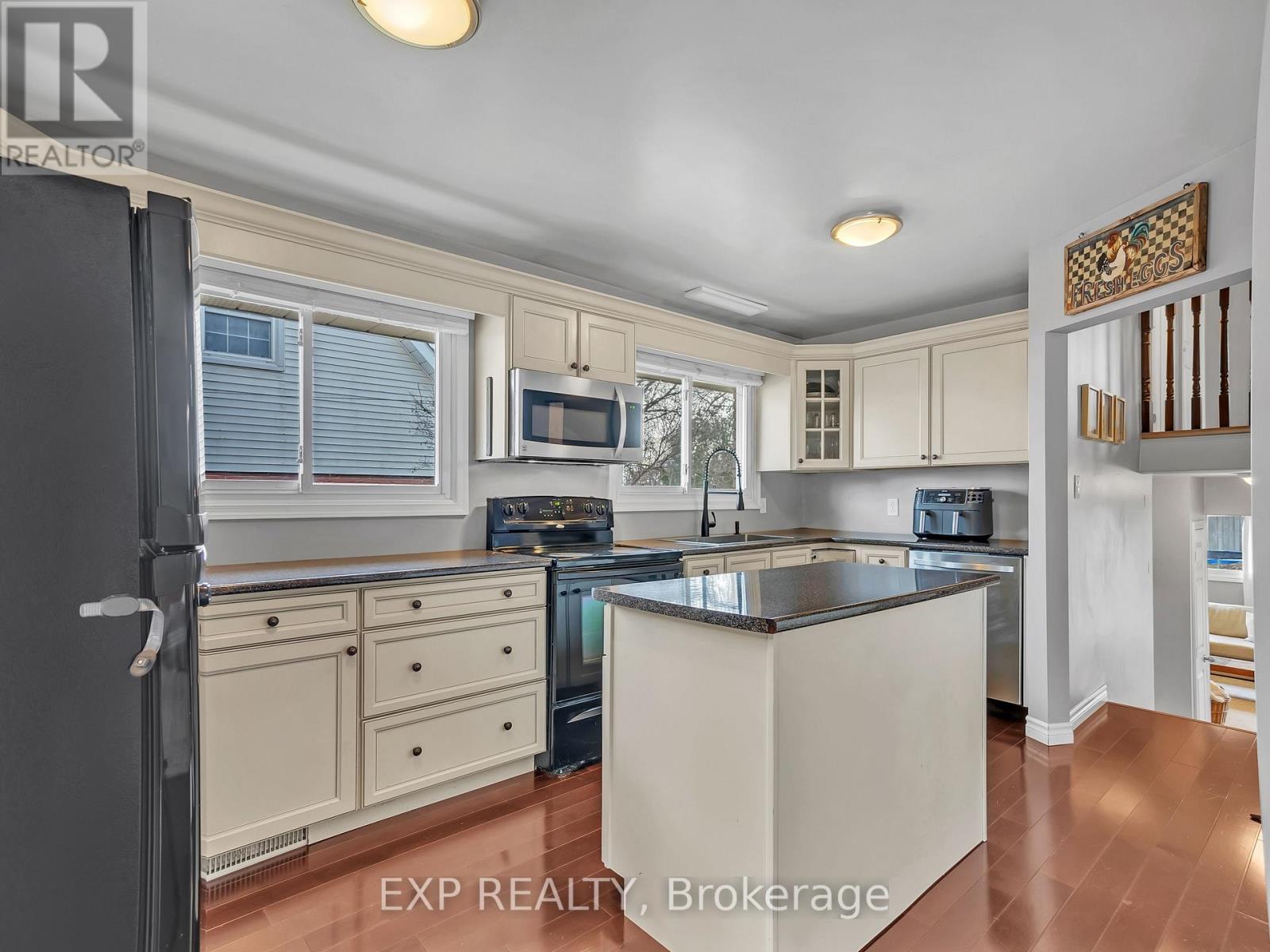 16 Applewood Drive, Belleville (Belleville Ward), Ontario  K8P 4E2 - Photo 16 - X12748850