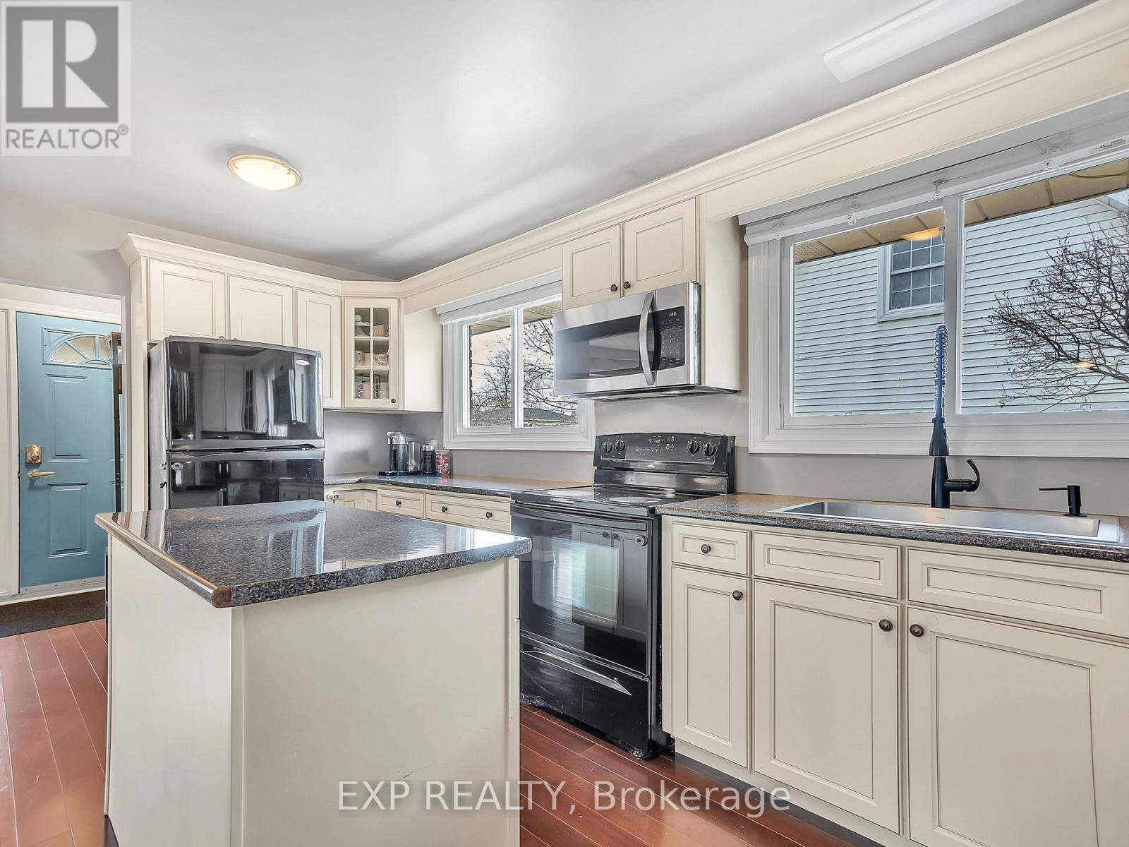 16 Applewood Drive, Belleville (Belleville Ward), Ontario  K8P 4E2 - Photo 17 - X12748850