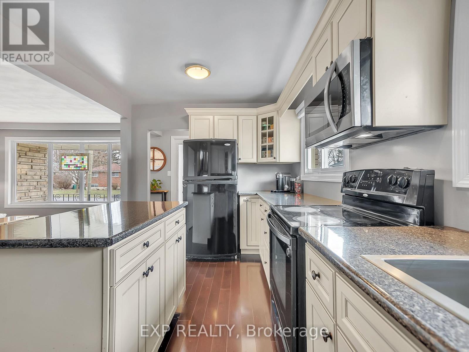 16 Applewood Drive, Belleville (Belleville Ward), Ontario  K8P 4E2 - Photo 18 - X12748850