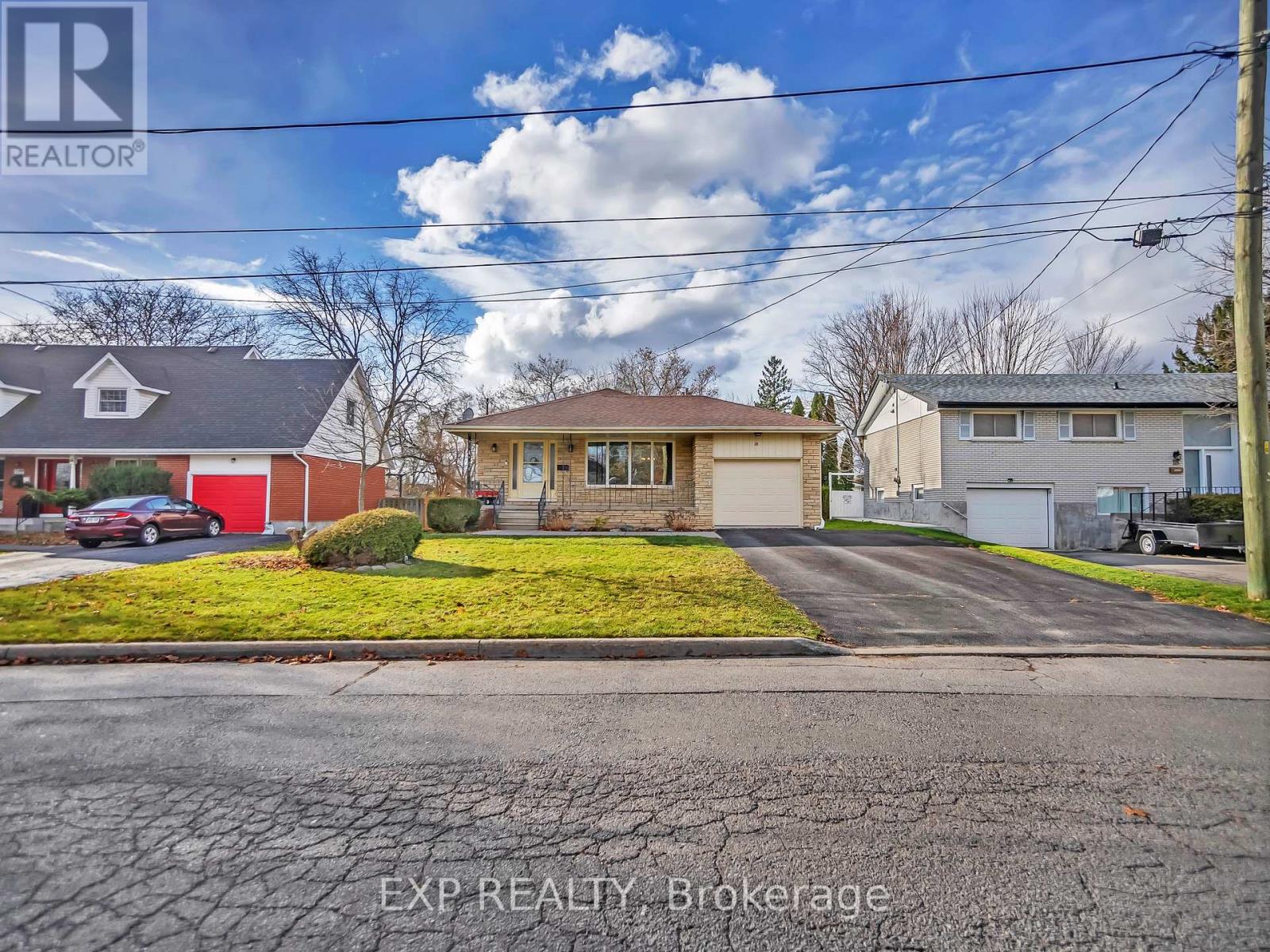 16 Applewood Drive, Belleville (Belleville Ward), Ontario  K8P 4E2 - Photo 2 - X12748850