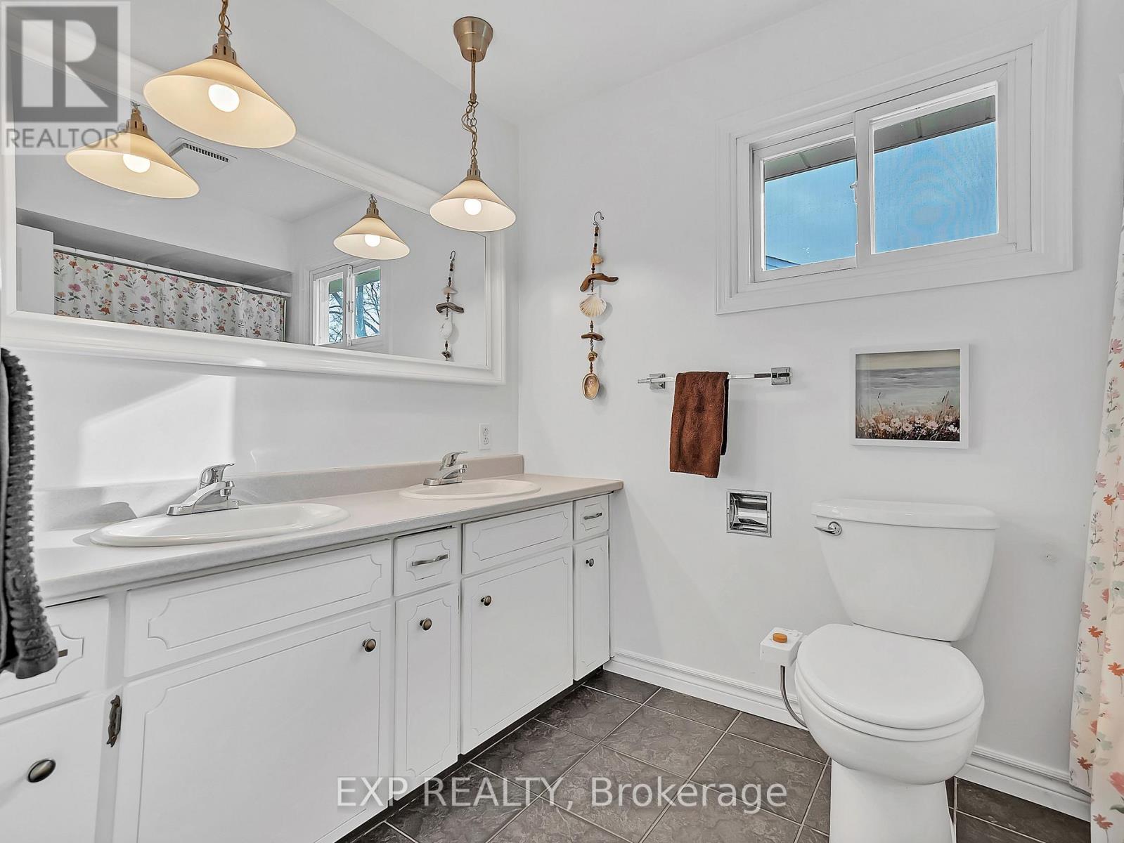 16 Applewood Drive, Belleville (Belleville Ward), Ontario  K8P 4E2 - Photo 29 - X12748850