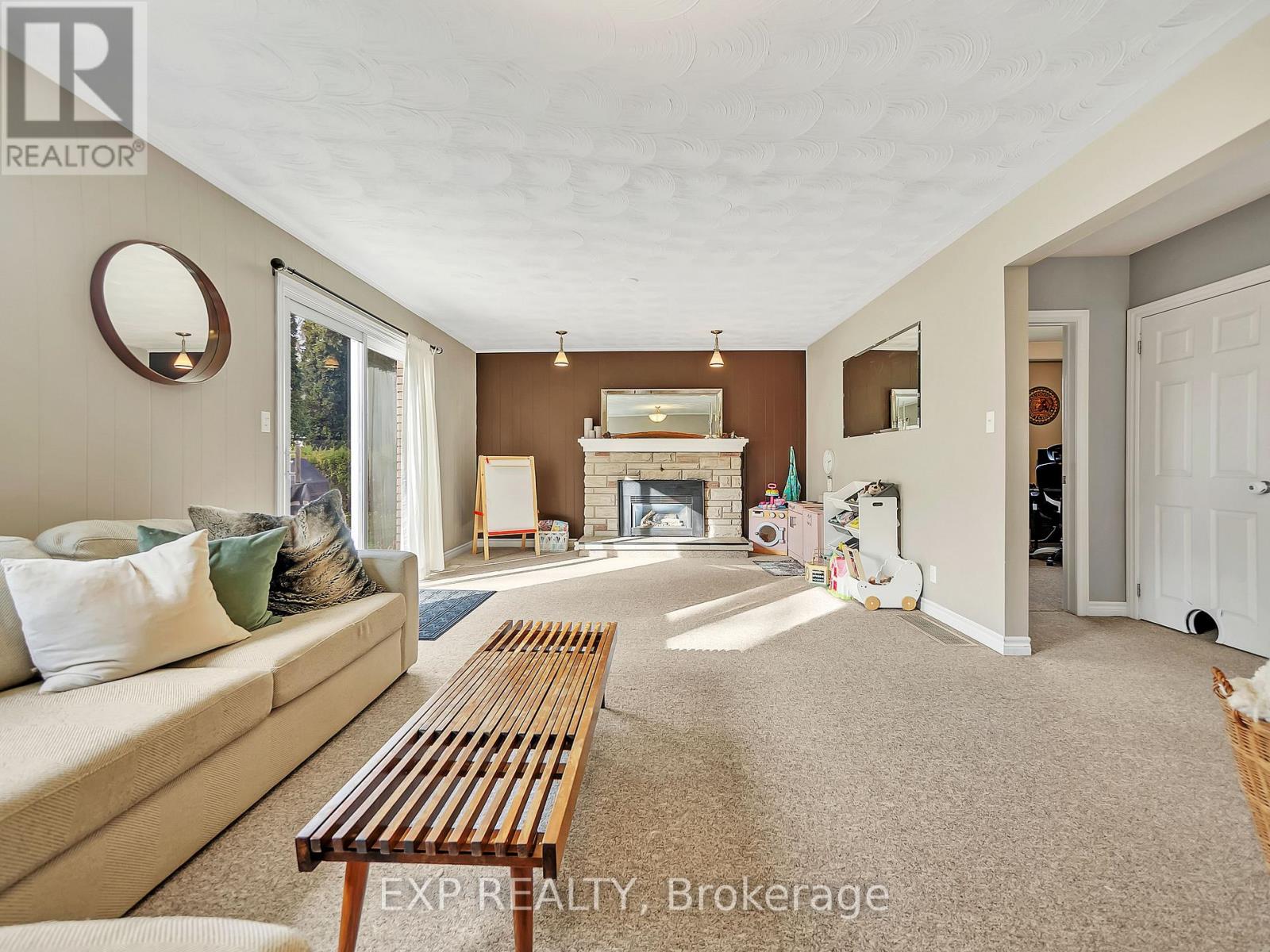 16 Applewood Drive, Belleville (Belleville Ward), Ontario  K8P 4E2 - Photo 35 - X12748850