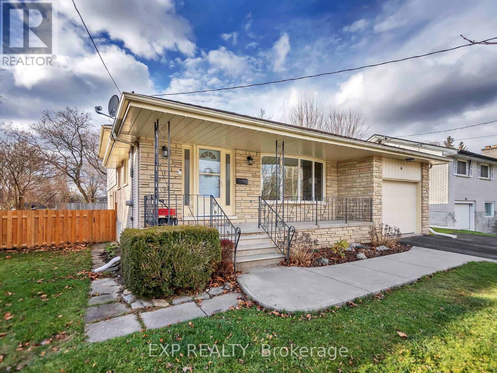 16 Applewood Drive, Belleville (Belleville Ward), Ontario  K8P 4E2 - Photo 5 - X12748850