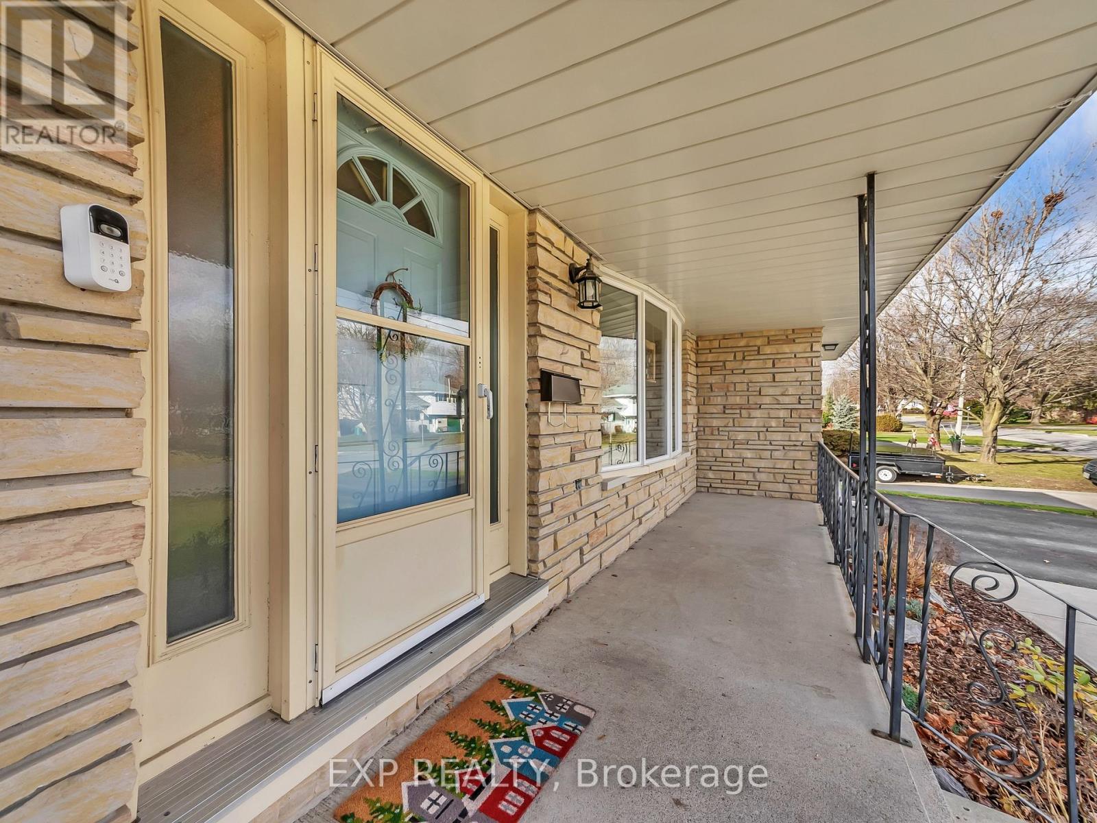 16 Applewood Drive, Belleville (Belleville Ward), Ontario  K8P 4E2 - Photo 8 - X12748850