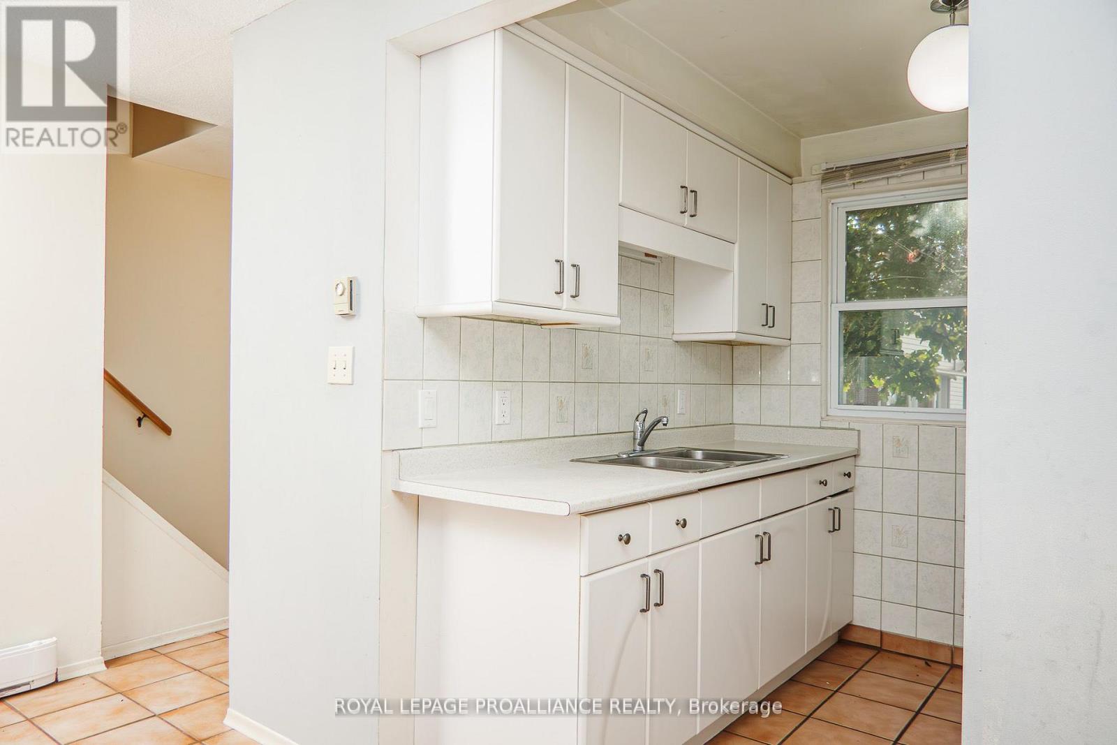 207d North Park Street, Belleville (Belleville Ward), Ontario  K8P 4T9 - Photo 10 - X12749146