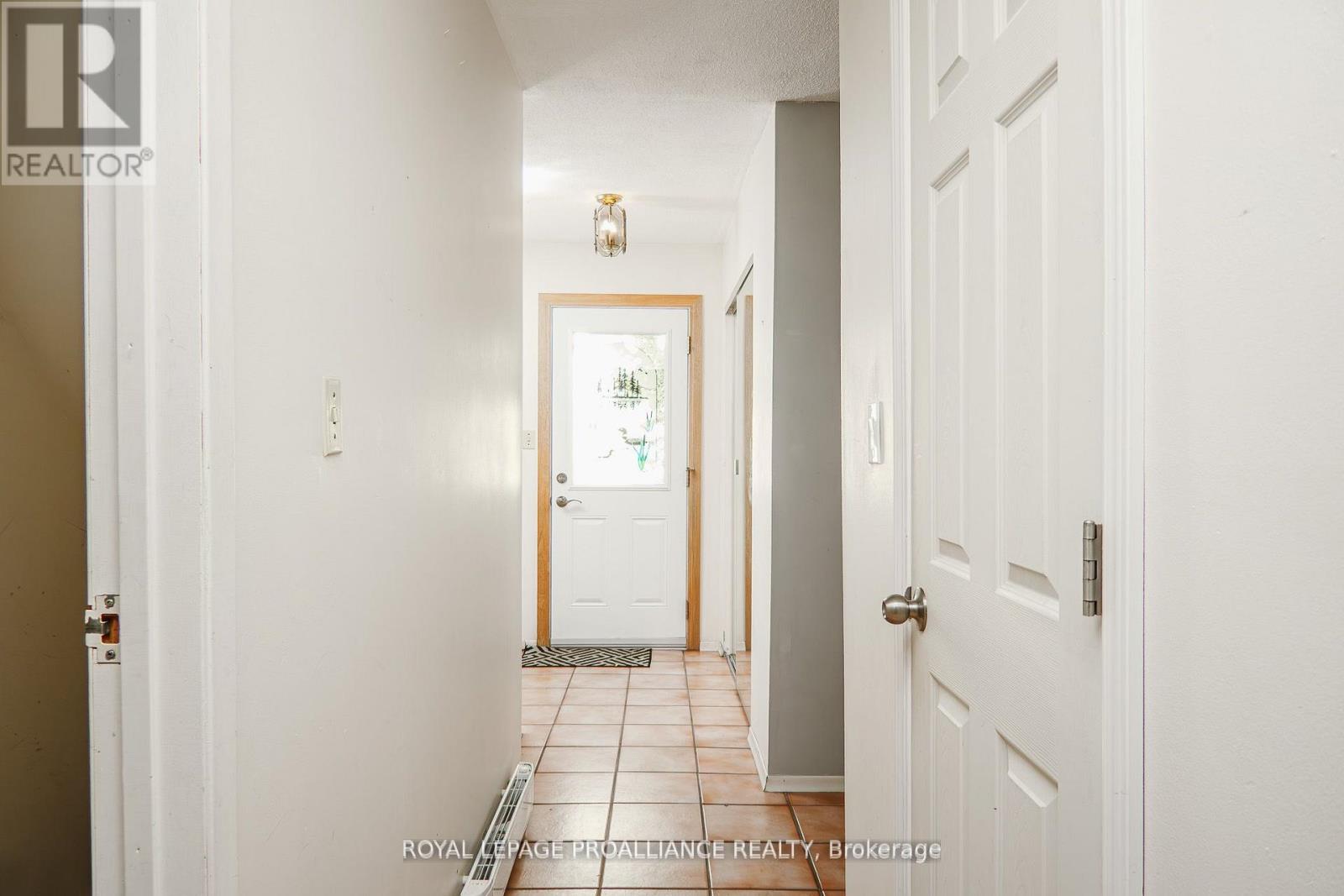 207d North Park Street, Belleville (Belleville Ward), Ontario  K8P 4T9 - Photo 13 - X12749146