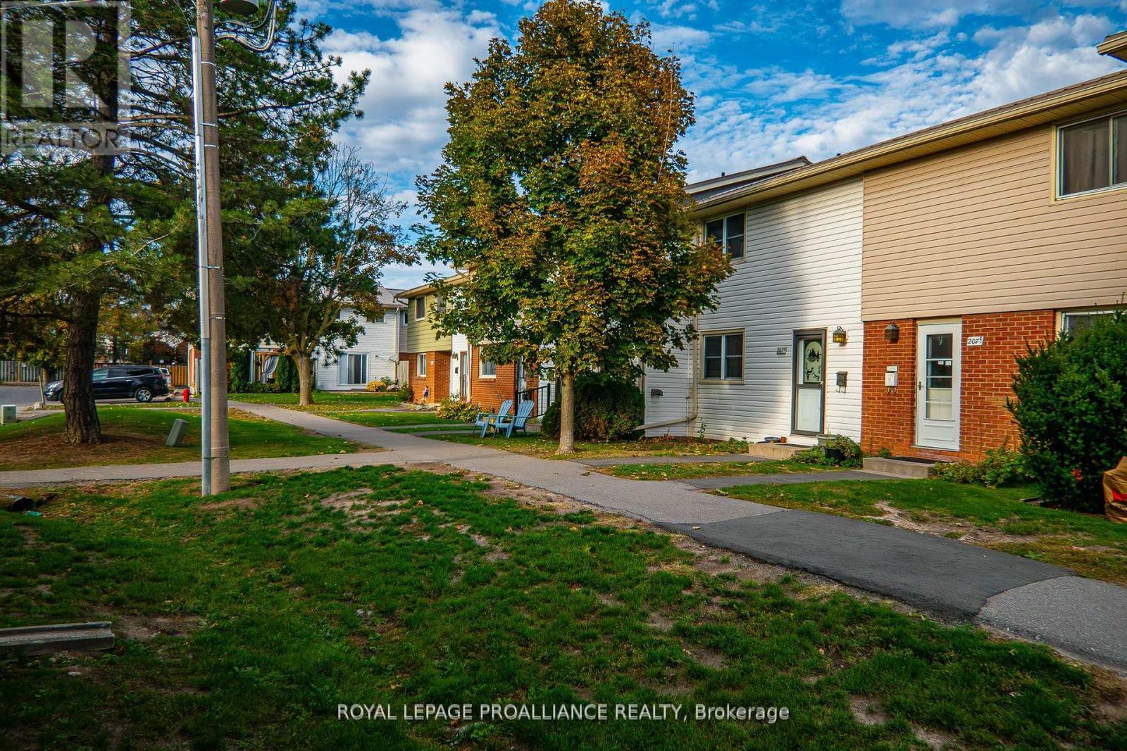 207d North Park Street, Belleville (Belleville Ward), Ontario  K8P 4T9 - Photo 5 - X12749146