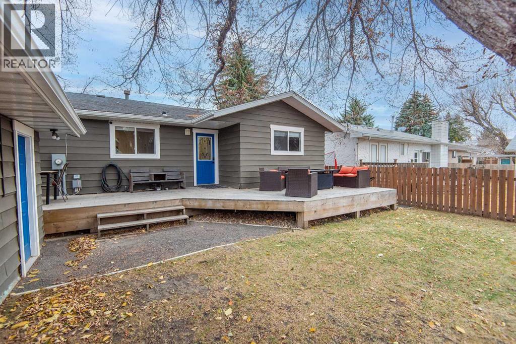 34 Wright Avenue, Red Deer, Alberta  T4N 5X2 - Photo 2 - A2276276