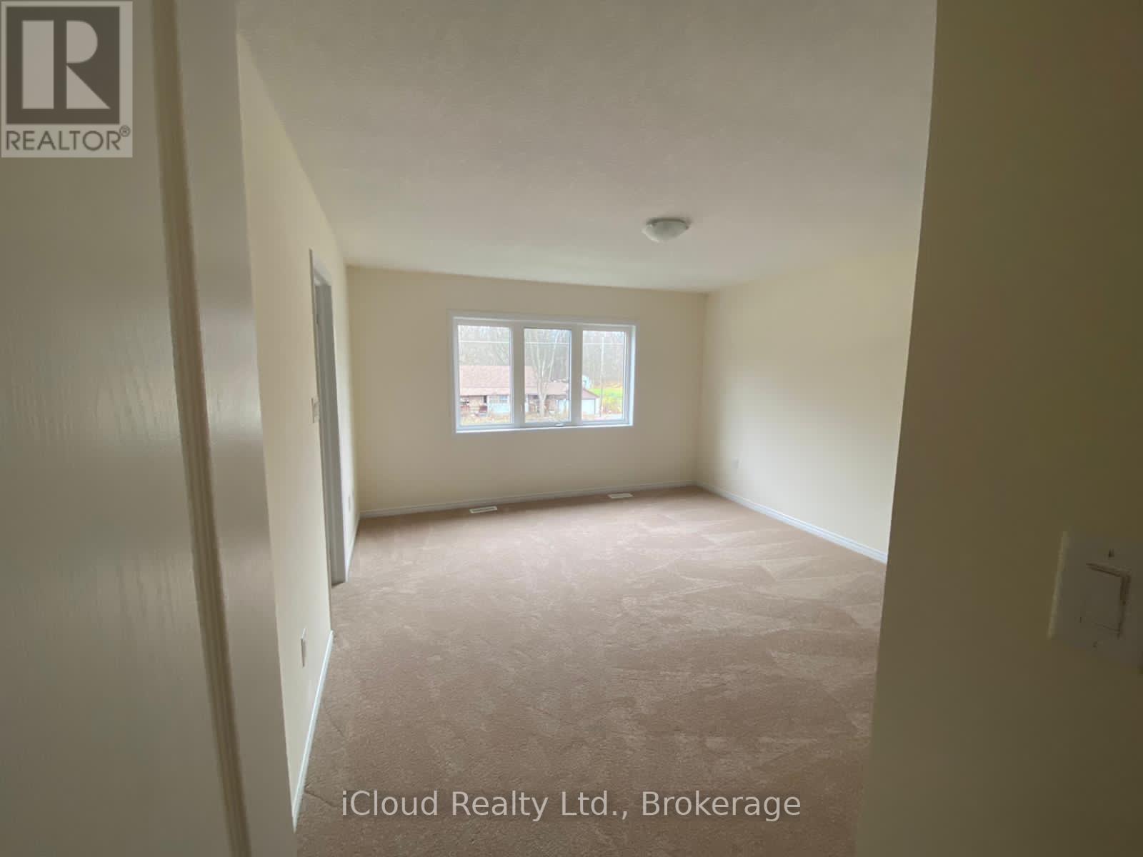 8871 Chickory Trail, Niagara Falls, Ontario  L2H 3S3 - Photo 4 - X12614258