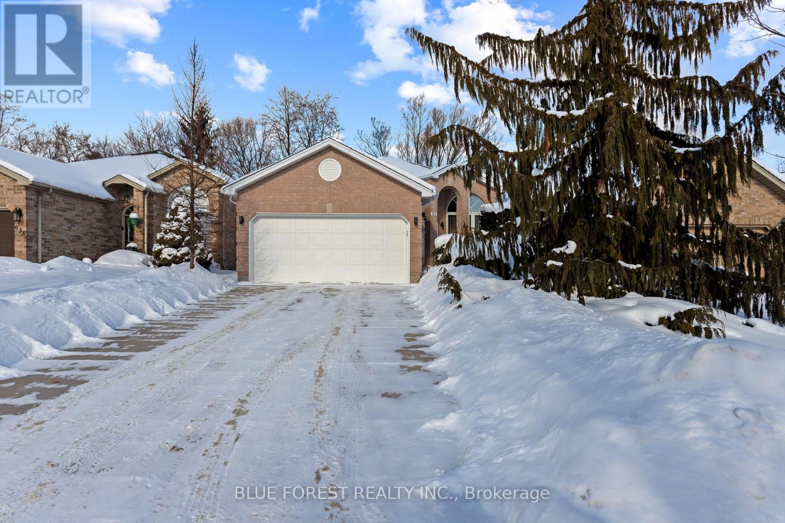 632 Thornwood Drive, London North, Ontario  N6H 5J6 - Photo 2 - X12748882