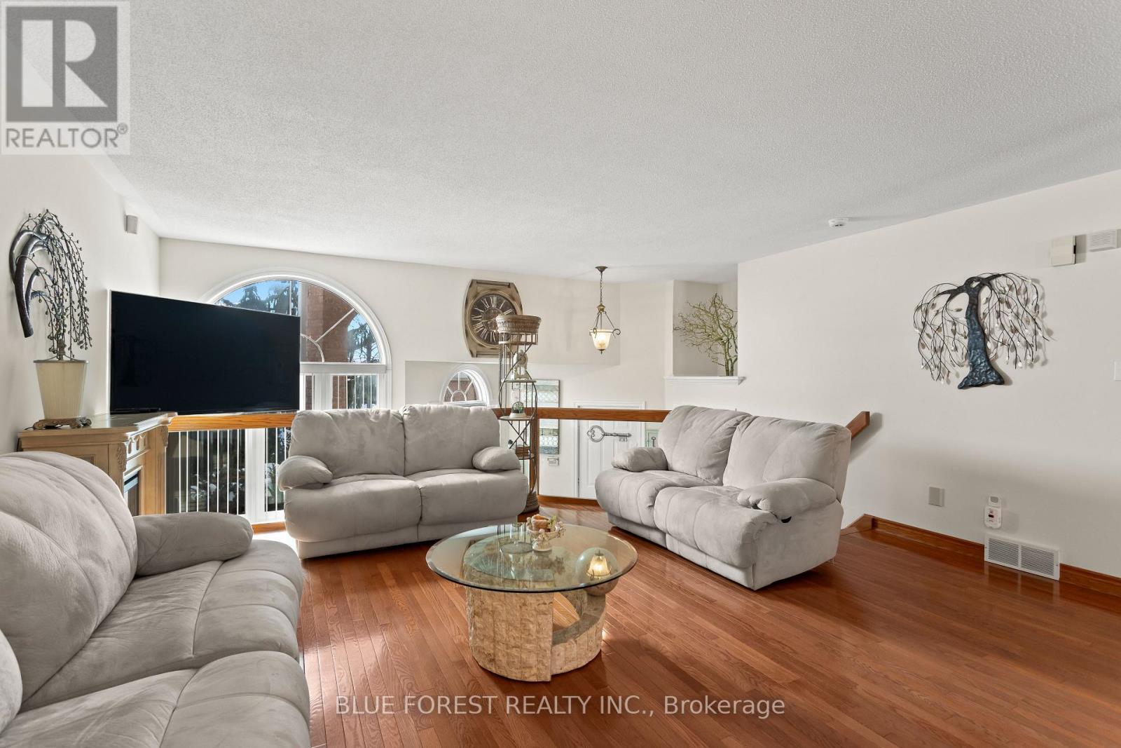 632 Thornwood Drive, London North, Ontario  N6H 5J6 - Photo 8 - X12748882