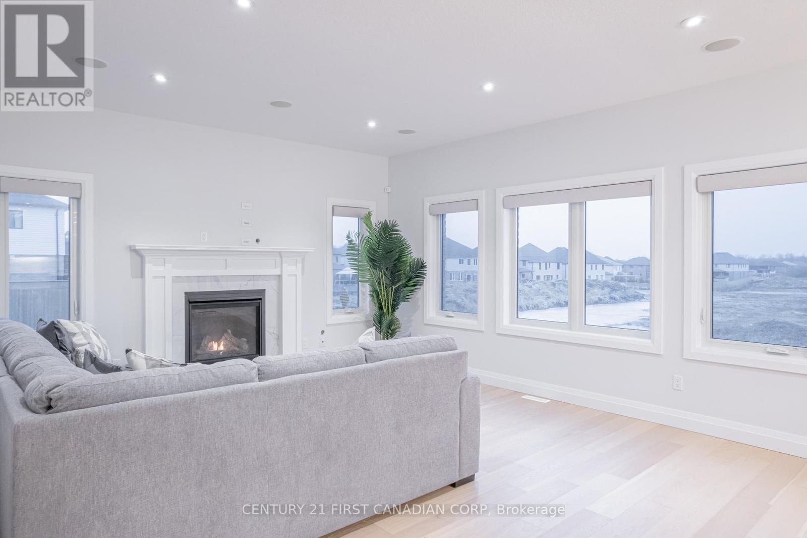 Upper - 828 Kleinburg Drive, London North (North B), Ontario  N5X 3Z1 - Photo 16 - X12749044