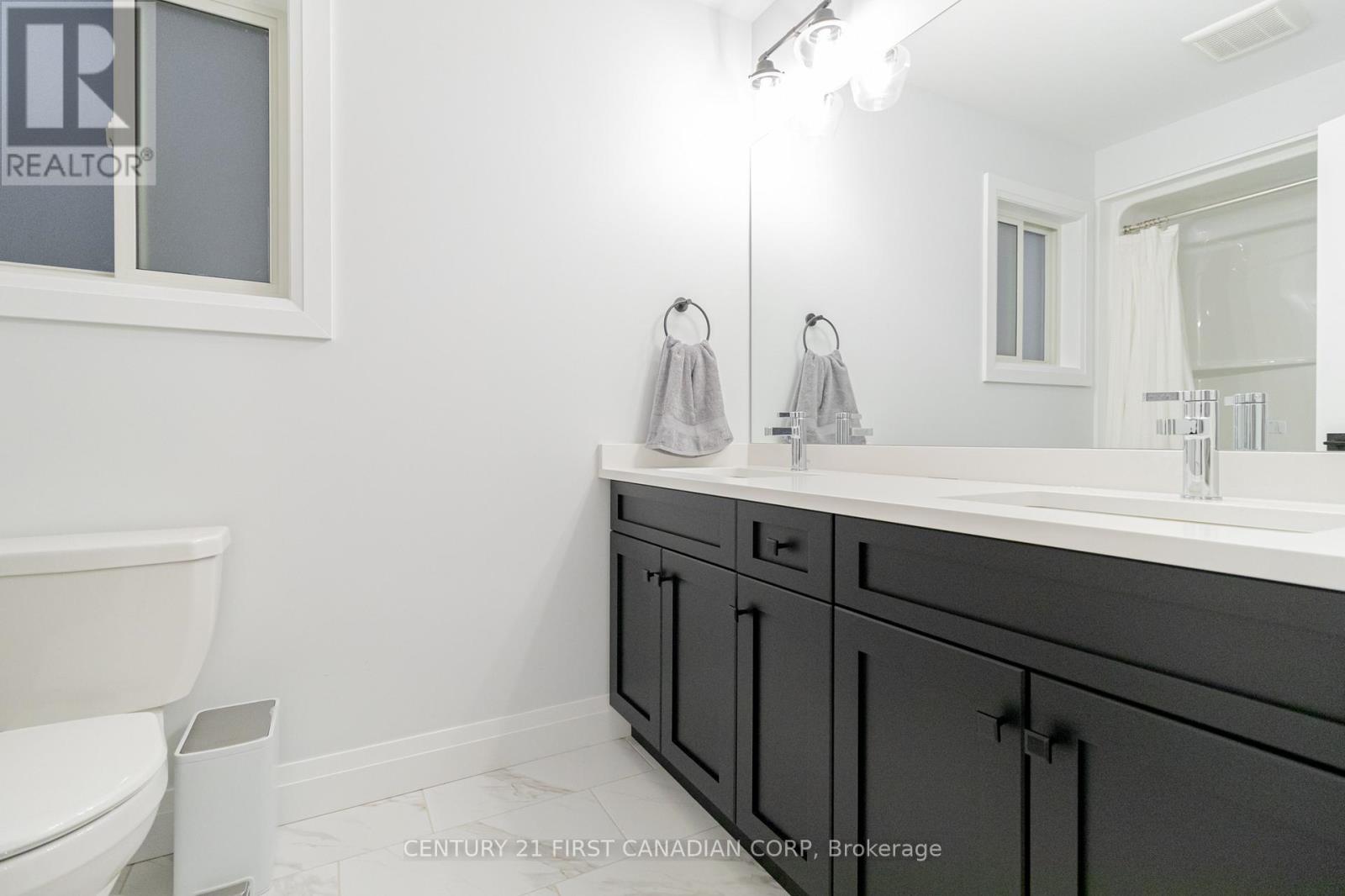 Upper - 828 Kleinburg Drive, London North (North B), Ontario  N5X 3Z1 - Photo 36 - X12749044