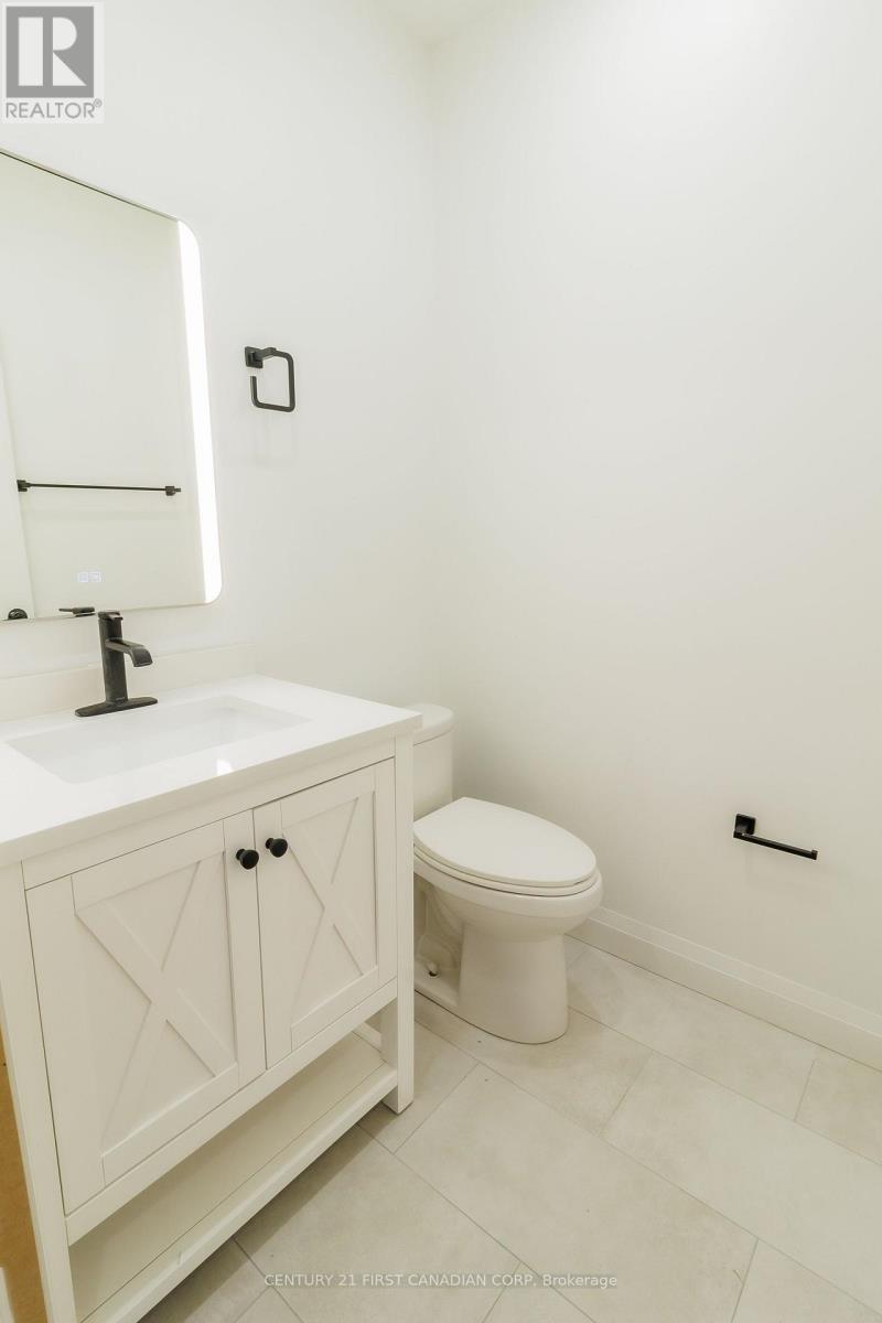 Upper - 828 Kleinburg Drive, London North (North B), Ontario  N5X 3Z1 - Photo 41 - X12749044